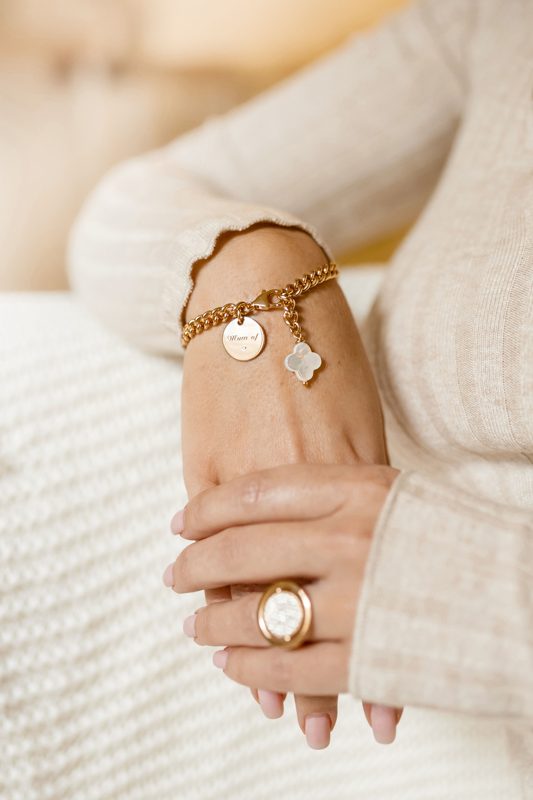 Comment nettoyer un bijou plaqué or ? Les astuces Little Boo